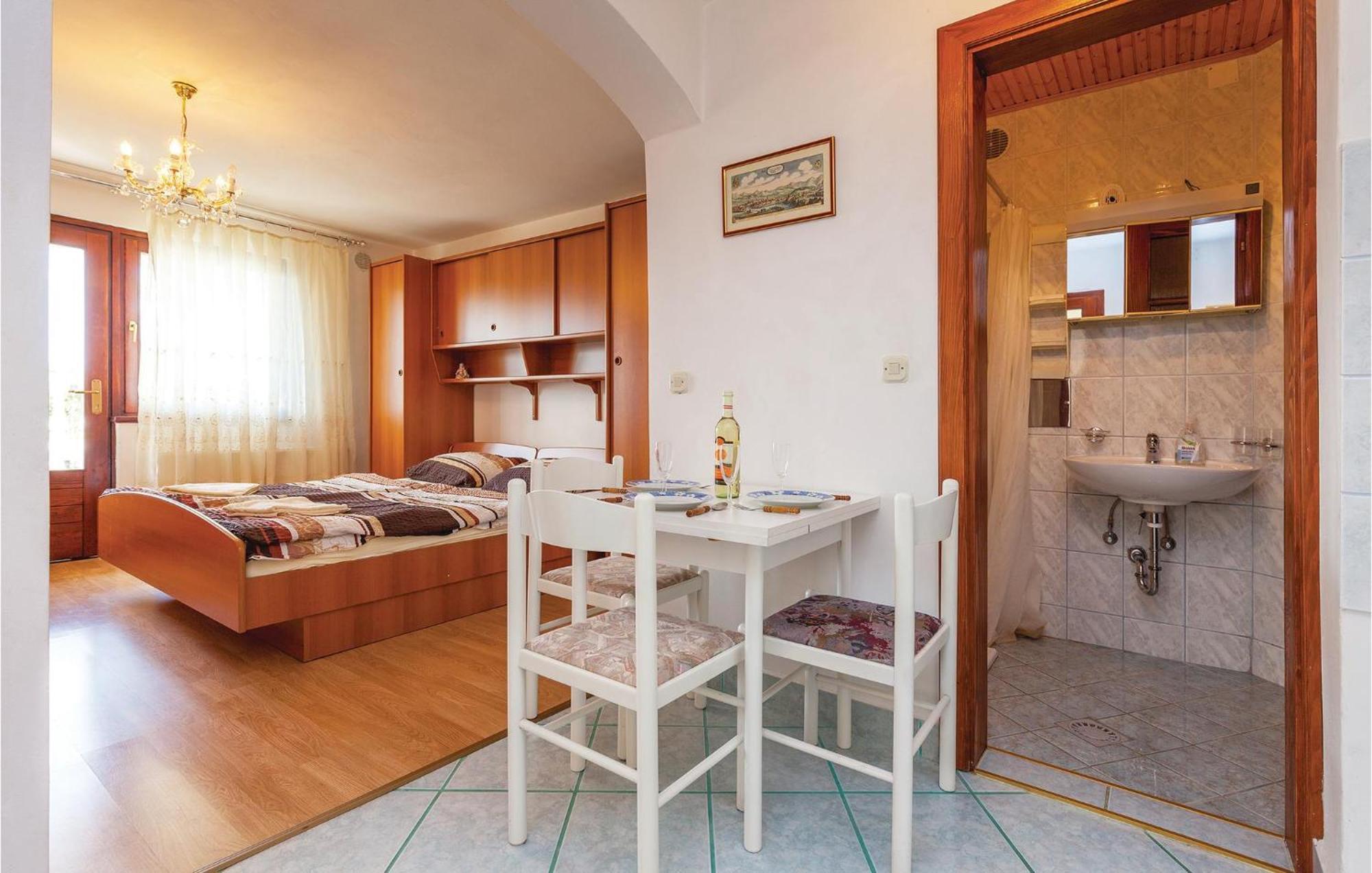Stunning Apartment In Crikvenica With Wifi Εξωτερικό φωτογραφία