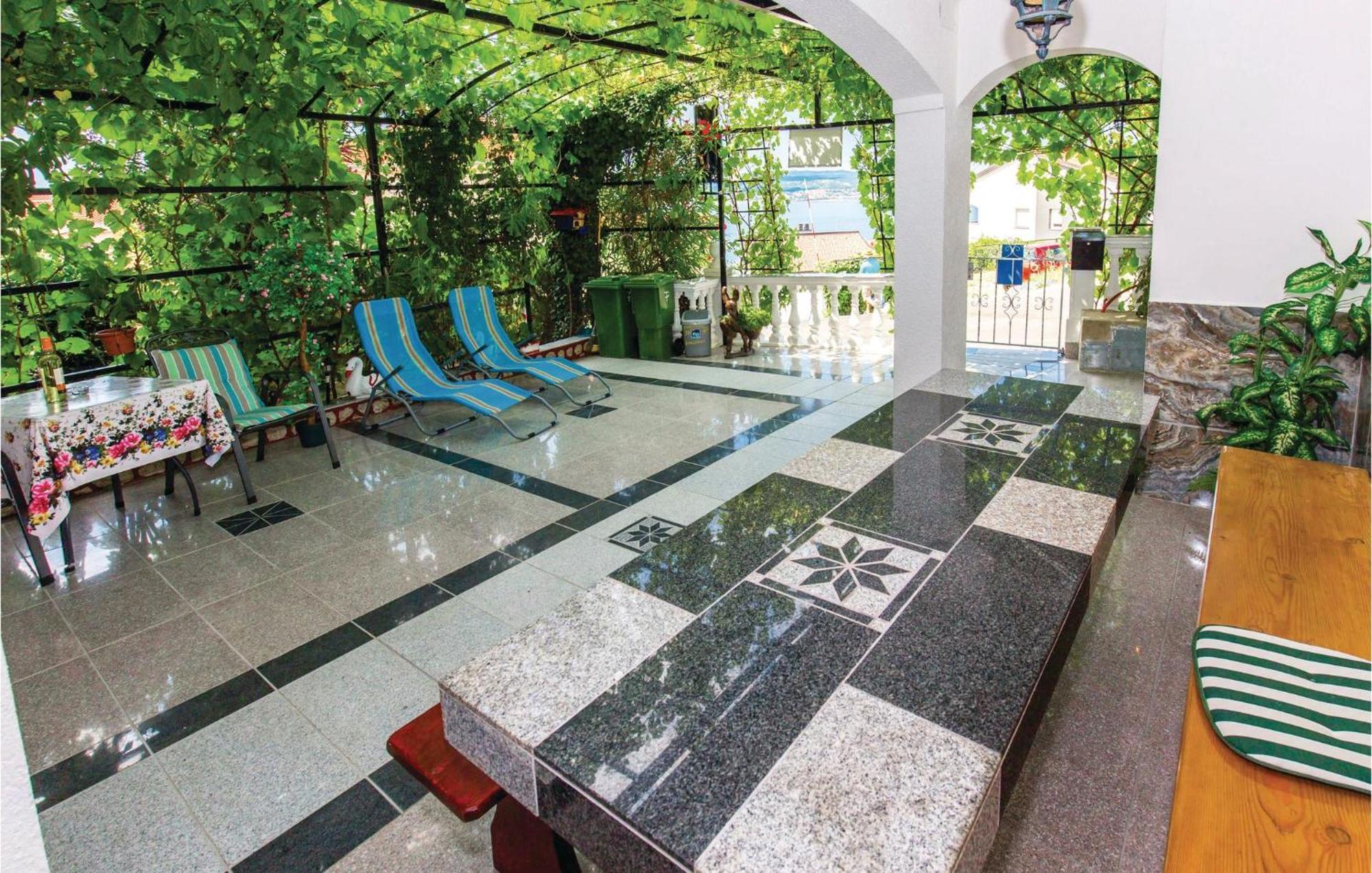 Stunning Apartment In Crikvenica With Wifi Εξωτερικό φωτογραφία